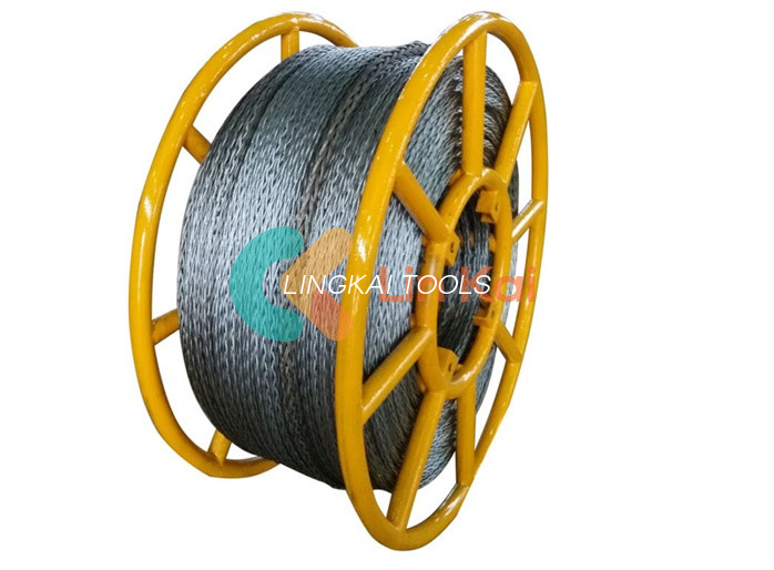 Cuerda de alambre de acero anti galvanizada fuerza de 12 filamentos 20m m para tirar de cuatro conductores liados en la línea de transmisión