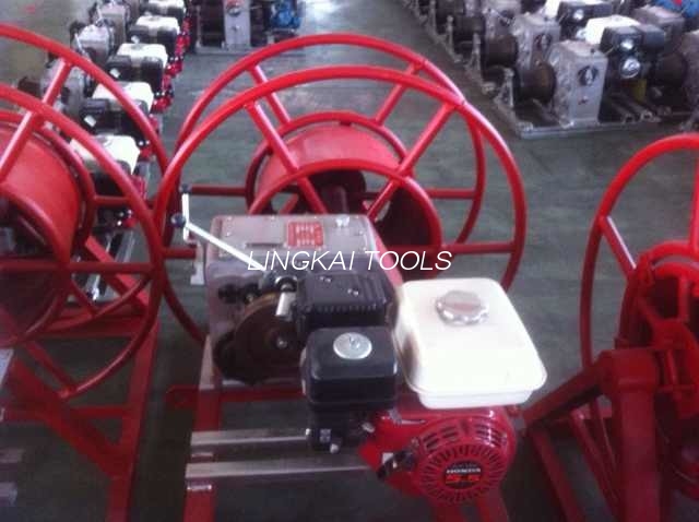 Tirador del torno del cable accionado por motor de gasolina 5 toneladas para tomar/techar el conductor