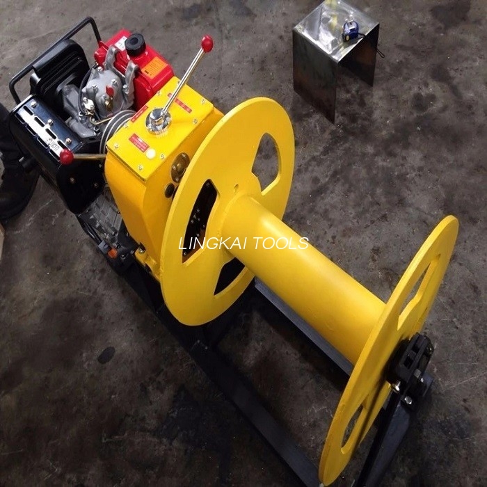 El tirador del torno del cable del motor de gasolina/diésel toma el torno que ata el equipo 2 toneladas